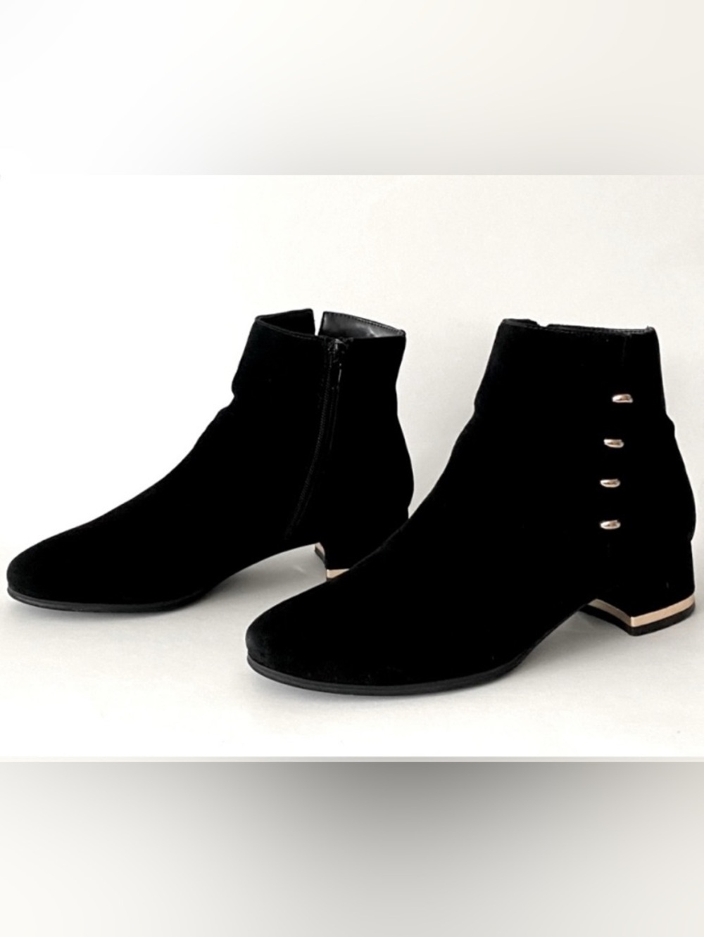 CHIC VANELI BLACK SUEDE ANKLE BOOT BOOTIES WITH GOLD HEEL ACCENTS SIZE 7.5